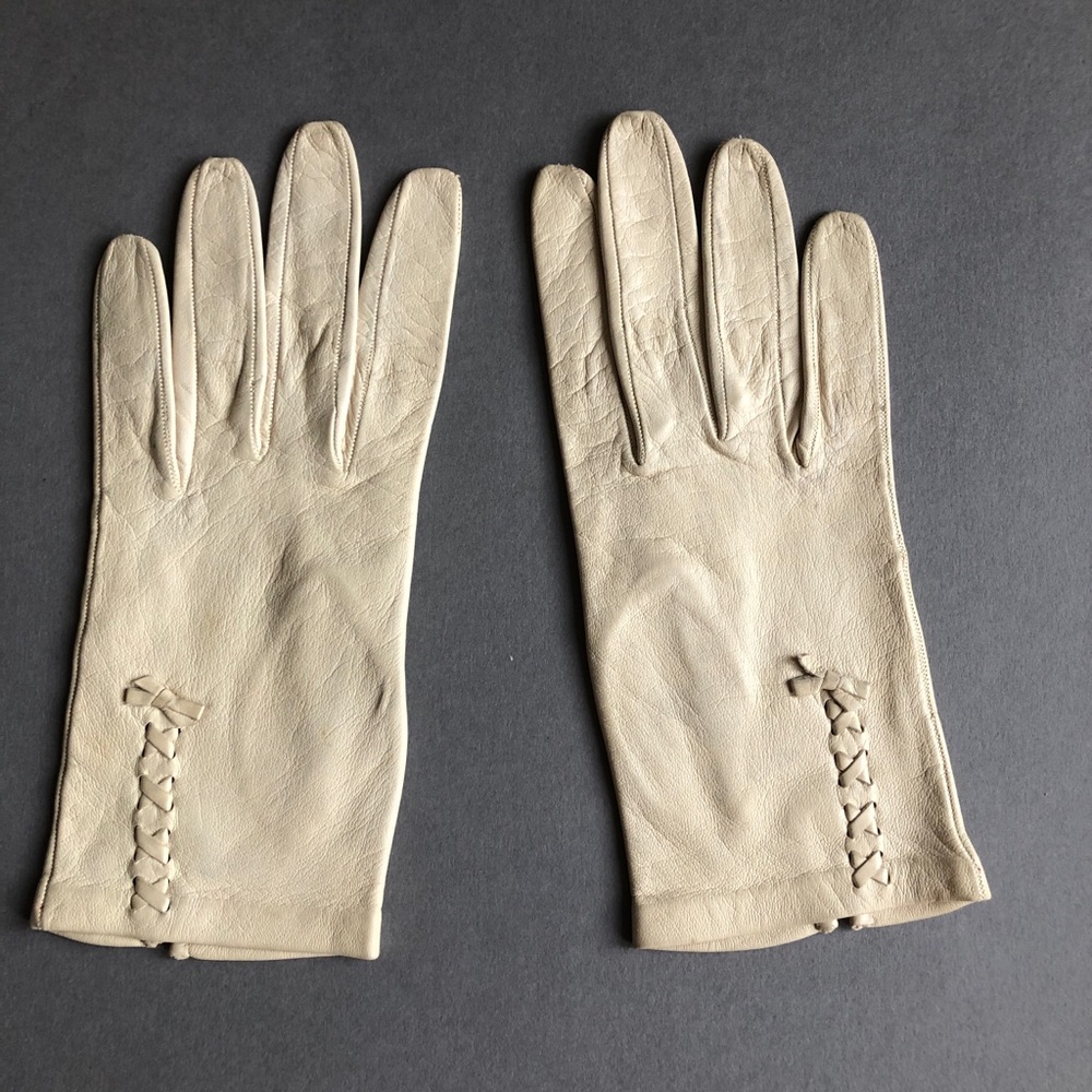 Llubes Vintage Leather gloves with bow , size 7